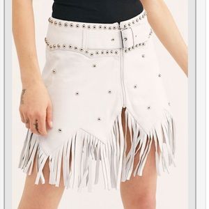 Understated Leather White “Howdy” Skirt NWT